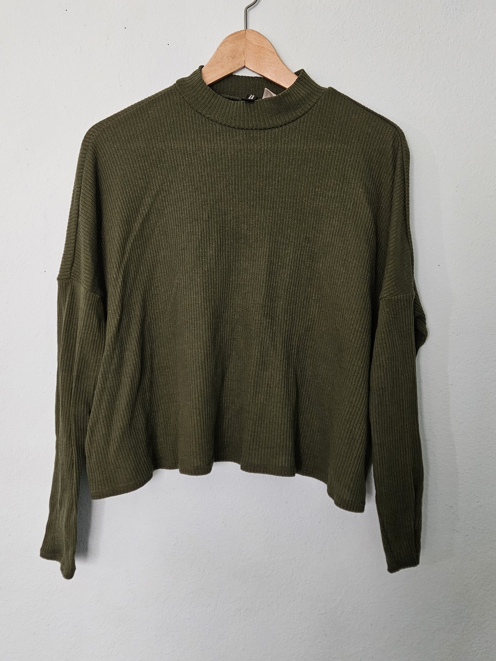 H&M Olive Green Ribbed Mock Neck Pullover